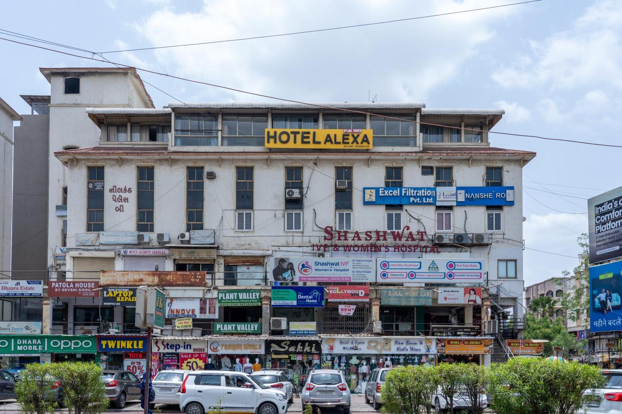 Hotel Alexa By Abc Ахмедабад Екстер'єр фото